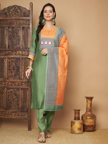 Women Printed Straight Kurta with Pants & Dupatta Set