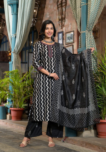 Printed Thread Work Straight Kurta With Trousers & Dupatta