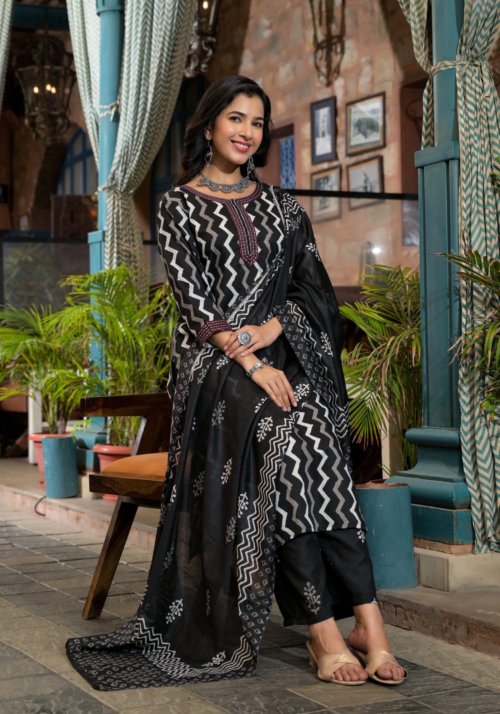 Printed Thread Work Straight Kurta With Trousers & Dupatta