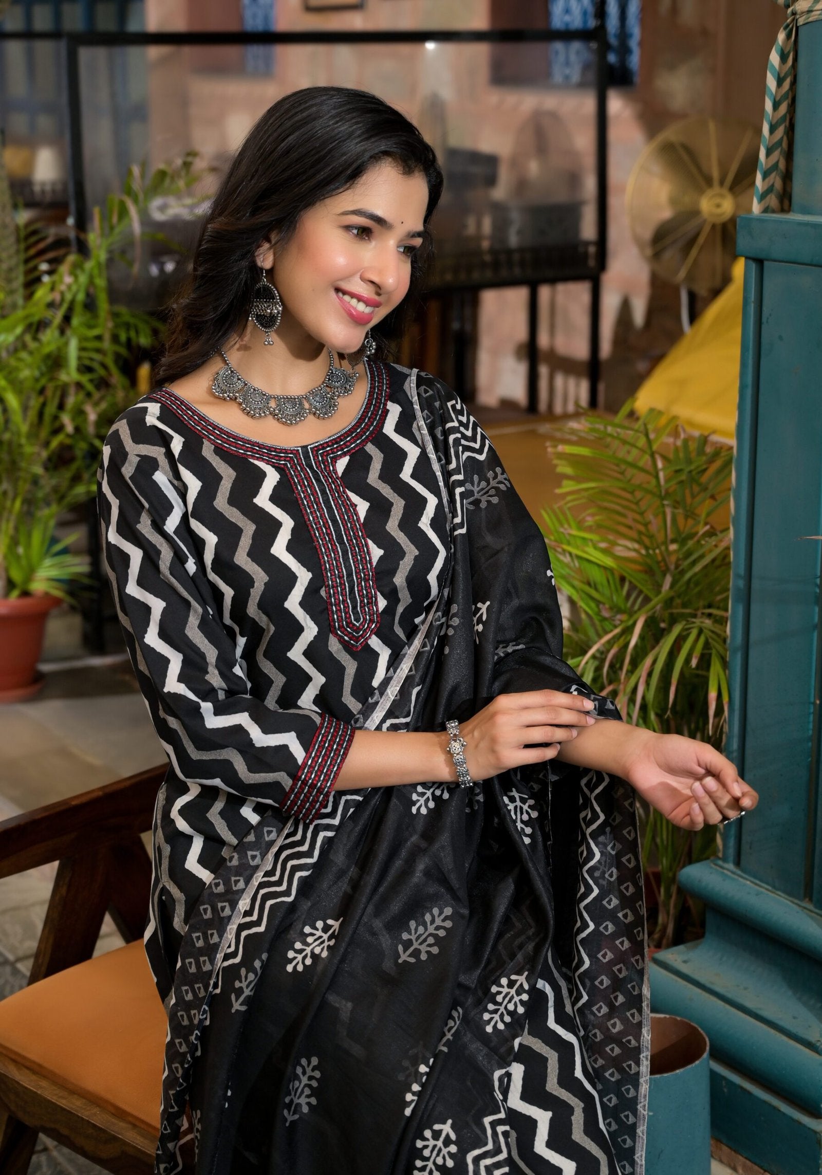 Printed Thread Work Straight Kurta With Trousers & Dupatta